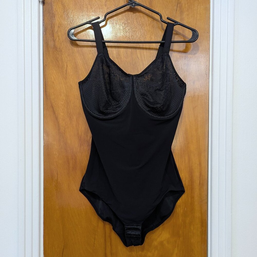 Wacoal Bodysuit with Minimizer Bra (40DD)